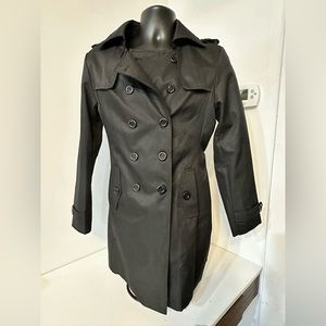 Women’s raincoat